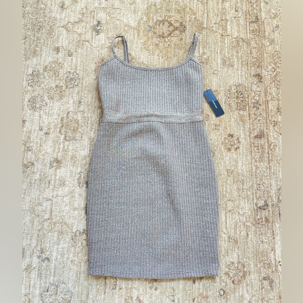 NWT, Gorgeous LuLu’s Bronze Shimmery Bondage Dress, Size M.
